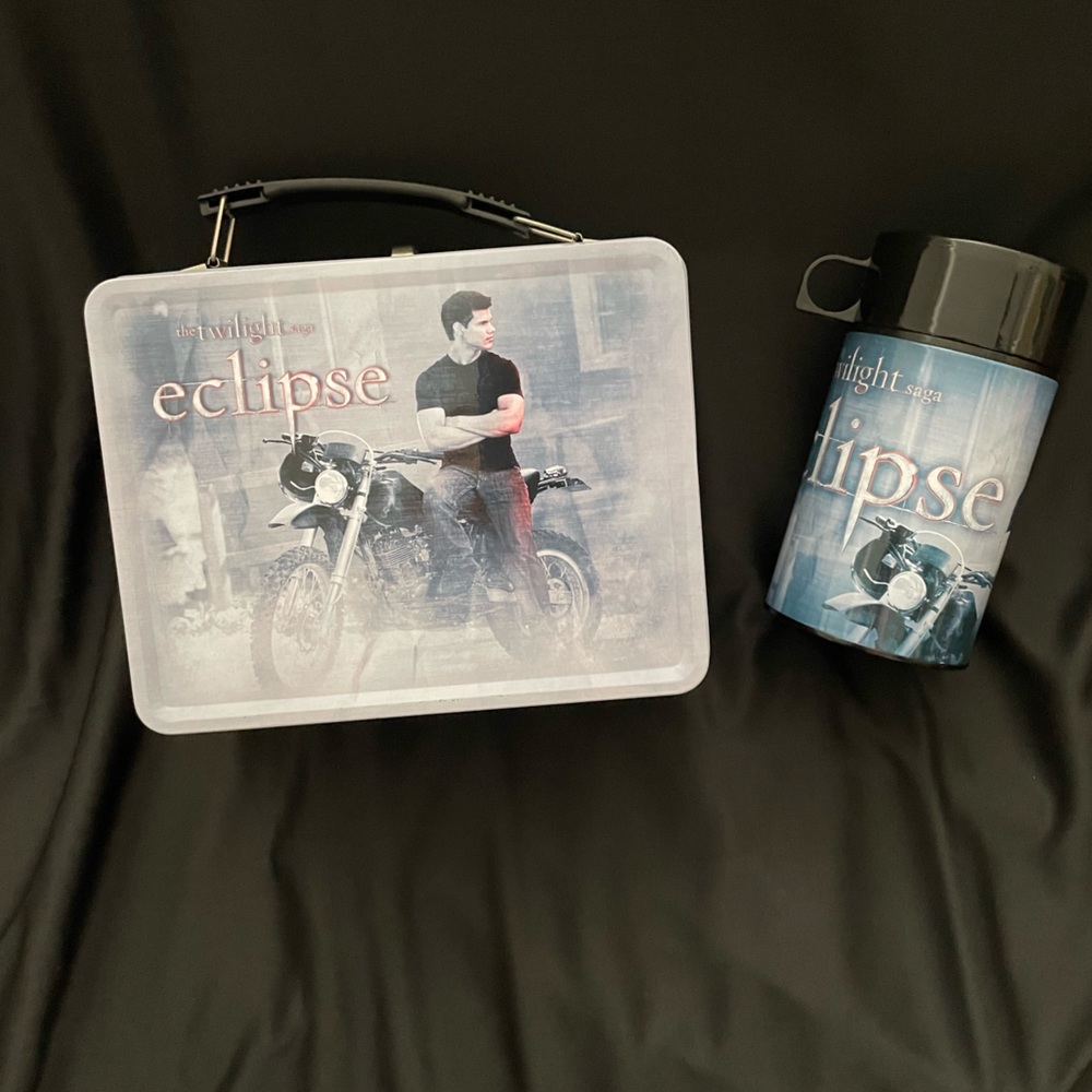 NECA twilight saga eclipse metal lunch box with thermo.